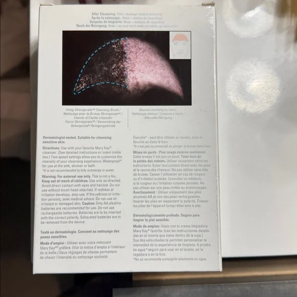 Mary Kay Skinivorgate Cleansing Brush - Picture 3 of 4